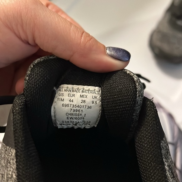 Everlast Black and Gray Sport Sneakers - Picture 3 of 3